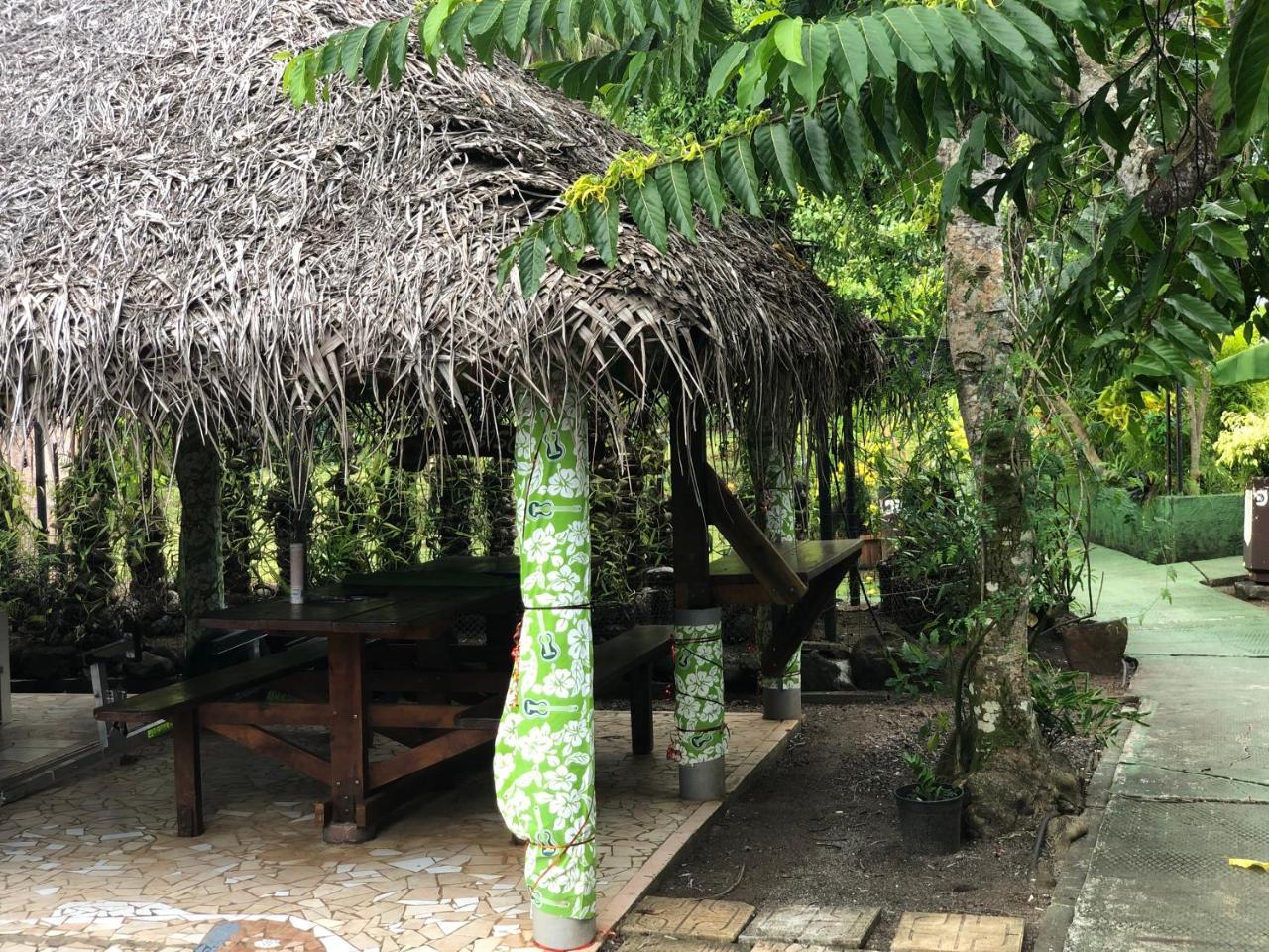 Pension Hibiscus Tahaa Uturoa Exterior photo